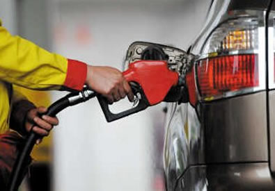 成品油迎年內第二次下調 汽油重回“5”時代